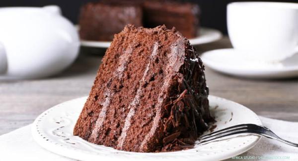 Nuss-Nougat-Torte mit Kirschen | Backen macht glücklich