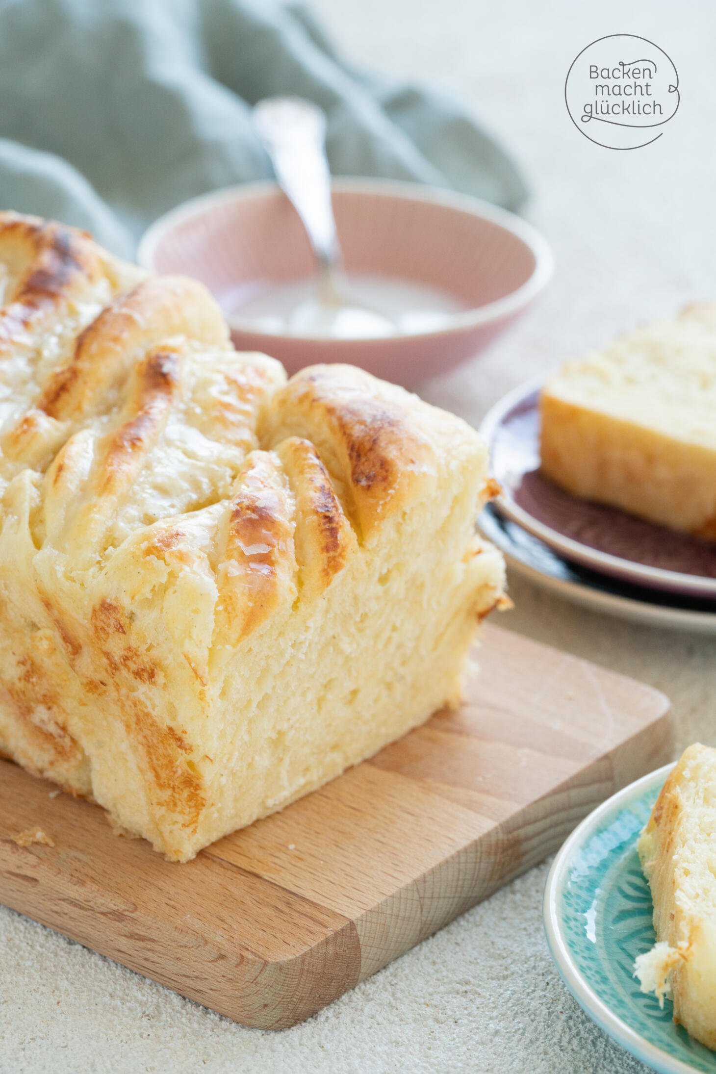 Hefezopf mit Quark-Zimt-Füllung | Backen macht glücklich