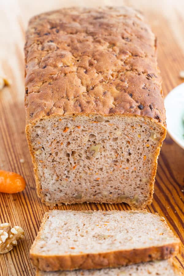 Walnuss-Karotten-Brot | Backen macht glücklich