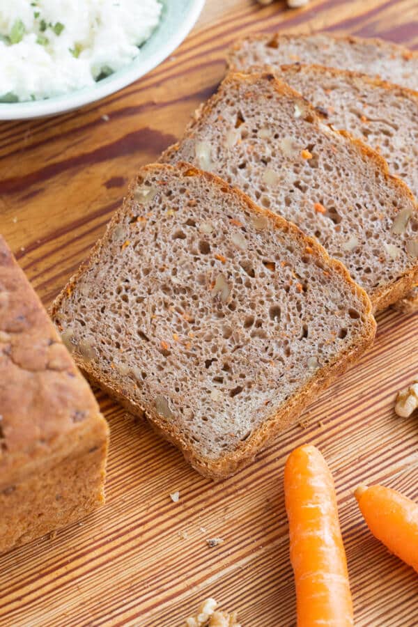 Walnuss-Karotten-Brot | Backen macht glücklich