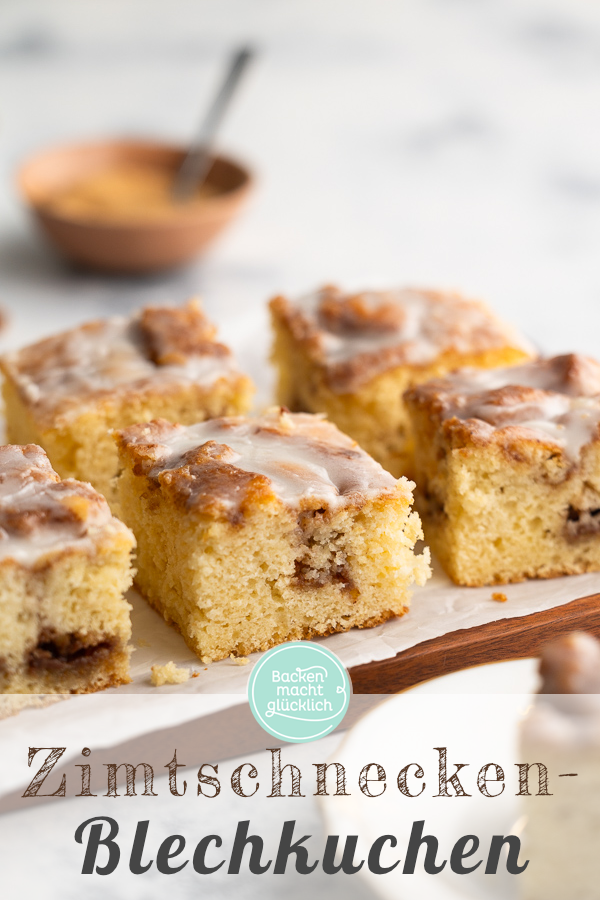 Der beste Zimtschneckenkuchen vom Blech! Ohne Hefe, aus saftigem Rührteig & mit genialem Zimttopping. Einfach, schnell, lecker!